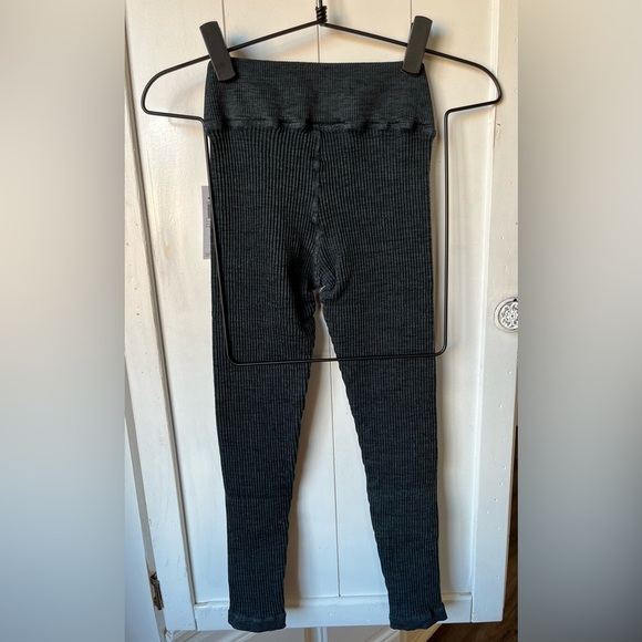 NWT Bandier Avocado Margot Melange Legging XS/S Midnight Navy - Picture 6 of 6